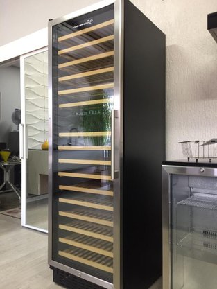 Adega 166 Garrafas Dual Zone Inox Porta de Vidro Vinho Tinto/Branco 220V Cookerhood