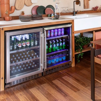 Cervejeira de Embutir Beer Center Abertura para Esquerda 135 Litros 220V Elettromec