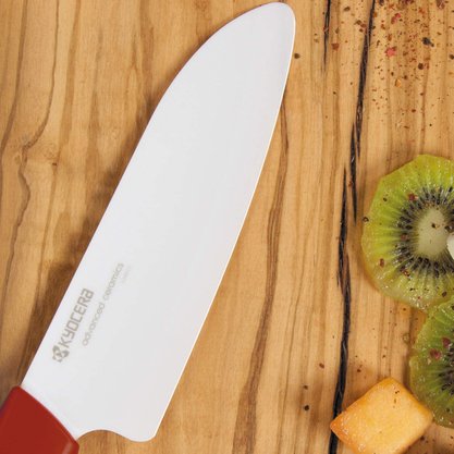Faca Cerâmica Santoku Ergonomic 5.5" Lâmina Branca Cabo Vermelho Kyocera