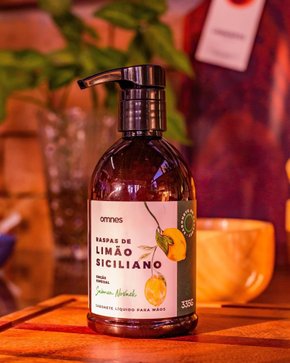 Sabonete Líquido Gourmet Raspas de Limão Siciliano - Edição Saimon Novack 335g Omnes